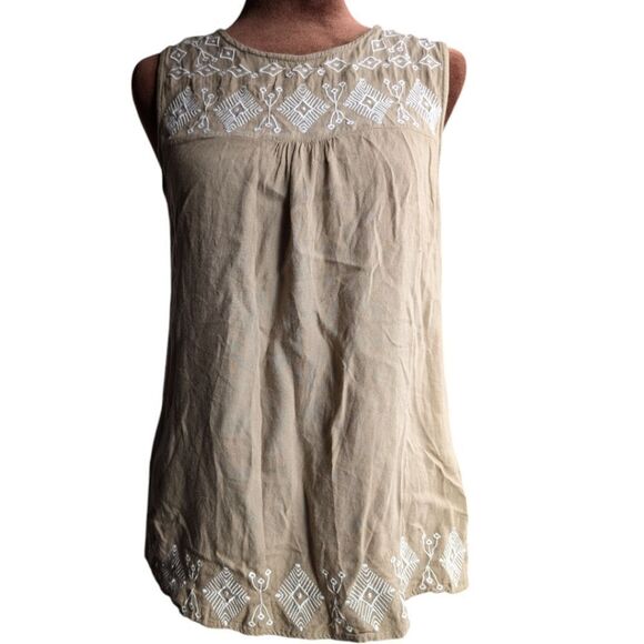 Taupe color embroidered top size s white accents - Picture 3 of 5